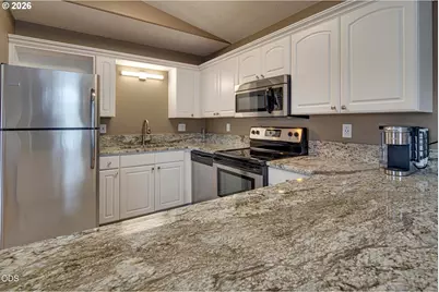 747 E Black Butte Ave, Sisters, OR 97759 - Photo 7