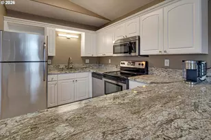 747 E Black Butte Ave, Sisters, OR 97759 - Photo 7