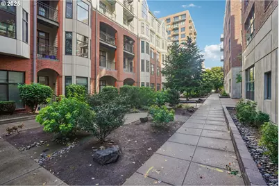 1030 NW 12th Ave #327, Portland, OR 97209 - Photo 33