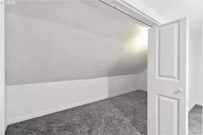 611 NE Pioneer Ave, Castle Rock, WA 98611 - Photo 23