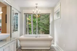 13278 Vermeer Dr, Lake Oswego, OR 97035 - Photo 27