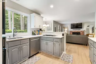 13278 Vermeer Dr, Lake Oswego, OR 97035 - Photo 15