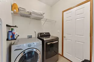 12425 SW Winterview Dr, Tigard, OR 97224 - Photo 23