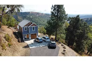 125 Eagle Dr, Roseburg, OR 97471 - Photo 1