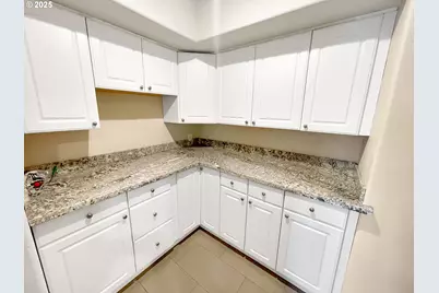 4535 SW Laurelwood Ave, Portland, OR 97225 - Photo 3