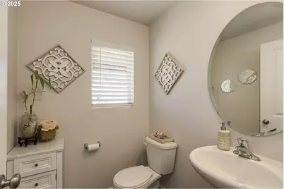 402 Himalaya St NE, Salem, OR 97301 - Photo 3