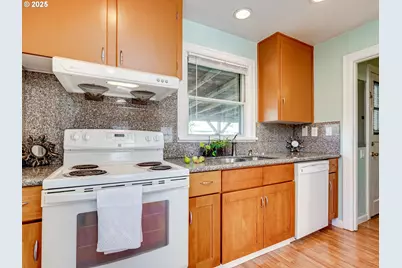 7515 SE Luther Rd, Portland, OR 97206 - Photo 7