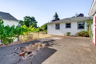 7515 SE Luther Rd, Portland, OR 97206 - Photo 39