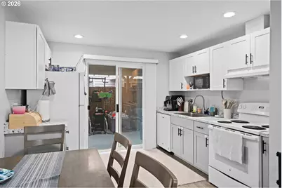 18230 SE Pine St, Portland, OR 97233 - Photo 7