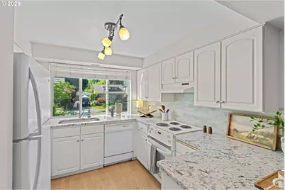 545 S Florida St, Portland, OR 97219 - Photo 11