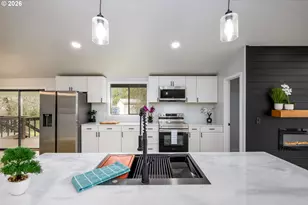 102 Molalla Ct, Roseburg, OR 97470 - Photo 9