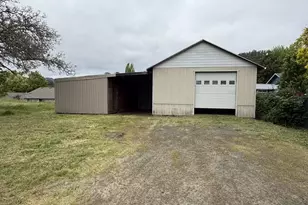 1420 NW Grove St, Roseburg, OR 97471 - Photo 17