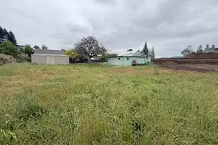 1420 NW Grove St, Roseburg, OR 97471 - Photo 7