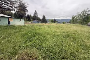 1420 NW Grove St, Roseburg, OR 97471 - Photo 13
