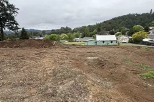 1420 NW Grove St, Roseburg, OR 97471 - Photo 7