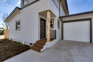 231/233 S 41st Pl, Springfield, OR 97478 - Photo 3