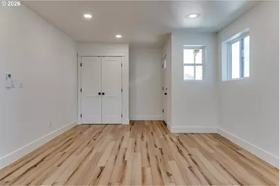 231/233 S 41st Pl, Springfield, OR 97478 - Photo 7