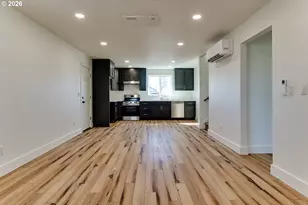 231/233 S 41st Pl, Springfield, OR 97478 - Photo 9