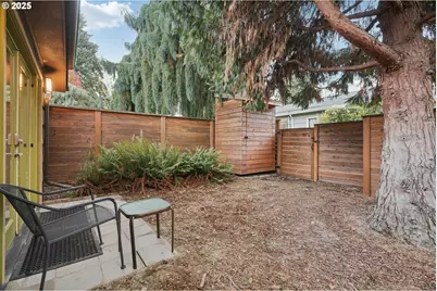 3286 NE Holman St, Portland, OR 97211 - Photo 41