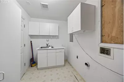 5577 S Shore Dr, Florence, OR 97439 - Photo 27