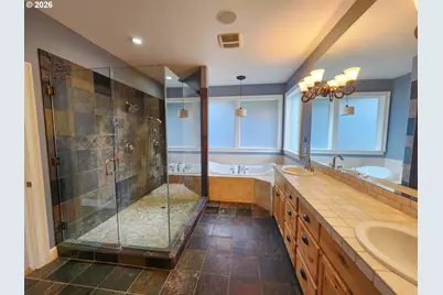 12407 NW 48th Ct, Vancouver, WA 98685 - Photo 17