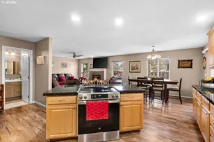 13125 SE Sherman St, Portland, OR 97233 - Photo 11