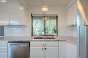 11545 SE Flavel St, Portland, OR 97266 - Photo 5