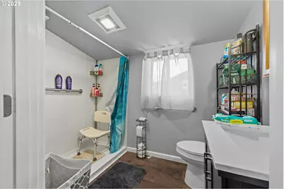 55 W 6th St, Coquille, OR 97423 - Photo 11