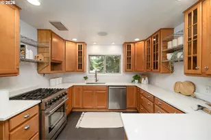 8675 SW Fairway Dr, Portland, OR 97225 - Photo 13