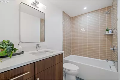 2835 SW Raleighview Dr, Portland, OR 97225 - Photo 33