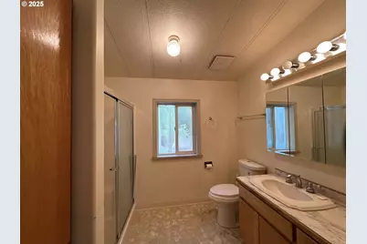 128 SW Canton St, John Day, OR 97845 - Photo 17