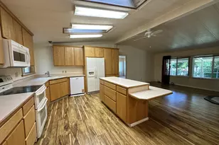 128 SW Canton St, John Day, OR 97845 - Photo 5