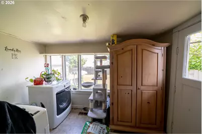 1450 SW Ninth St, Dallas, OR 97338 - Photo 9