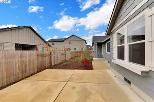 1632 Dotie Dr, Springfield, OR 97477 - Photo 3