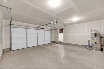 1632 Dotie Dr, Springfield, OR 97477 - Photo 23