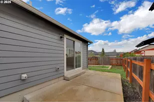 1632 Dotie Dr, Springfield, OR 97477 - Photo 25