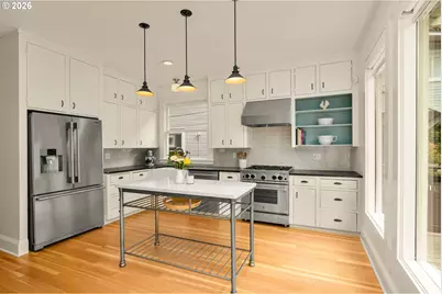 1216 NE Tillamook St, Portland, OR 97212 - Photo 9