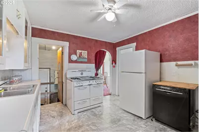 6834 SE 83rd Ave, Portland, OR 97266 - Photo 11