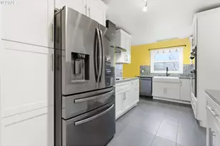 19 NE 139th Ave, Portland, OR 97230 - Photo 17