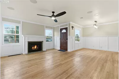 19 NE 139th Ave, Portland, OR 97230 - Photo 3