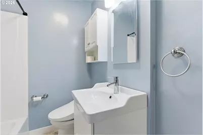 19 NE 139th Ave, Portland, OR 97230 - Photo 21