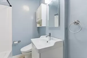 19 NE 139th Ave, Portland, OR 97230 - Photo 21