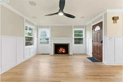 19 NE 139th Ave, Portland, OR 97230 - Photo 5