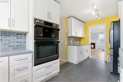 19 NE 139th Ave, Portland, OR 97230 - Photo 11