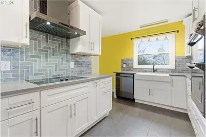 19 NE 139th Ave, Portland, OR 97230 - Photo 15