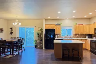 345 Debbie Ct, Glide, OR 97443 - Photo 5