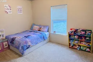 345 Debbie Ct, Glide, OR 97443 - Photo 9