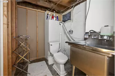 8250 NE Brazee St, Portland, OR 97220 - Photo 31