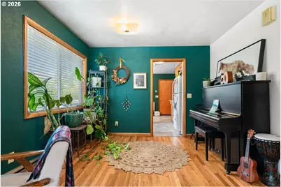 303 Mill St, Silverton, OR 97381 - Photo 7