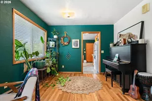 303 Mill St, Silverton, OR 97381 - Photo 7